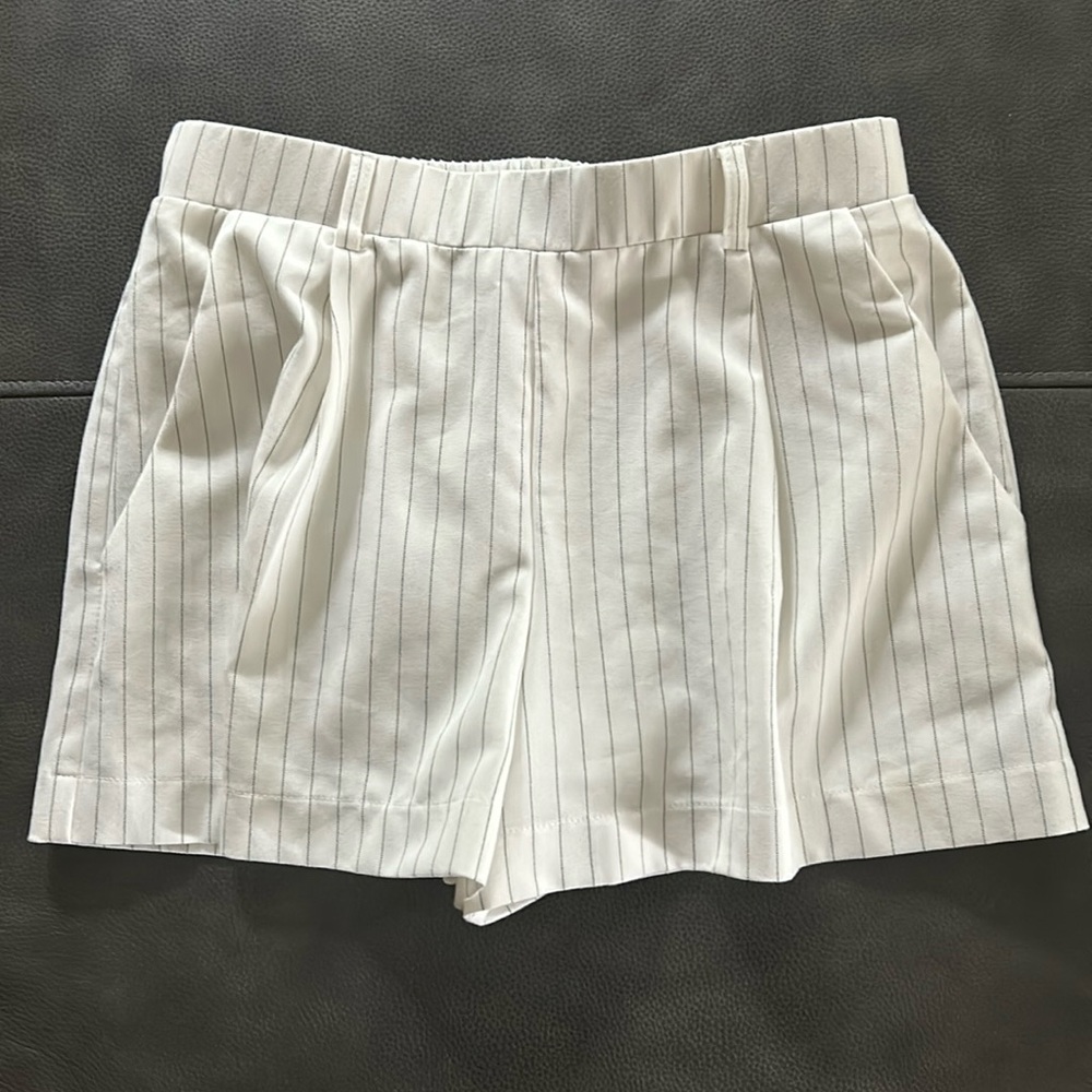 Forever 21 white pinstripe lined shorts -Medium